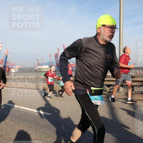 03.10.2025 - Köhlbrandbrückenlauf Yannick Fuchs http://msf.ph/oto/9176677 03.10.2025 08:47:06 Position 2 3067, 3469 meine-sportfotos.de