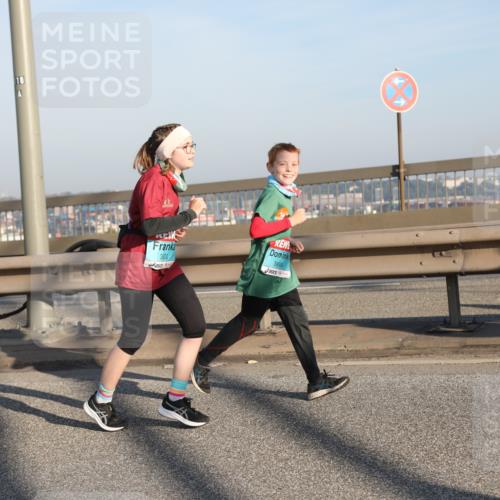 03.10.2025 - Köhlbrandbrückenlauf Yannick Fuchs http://msf.ph/oto/9176691 03.10.2025 08:47:08 Position 2 18, 3500, 3499 meine-sportfotos.de