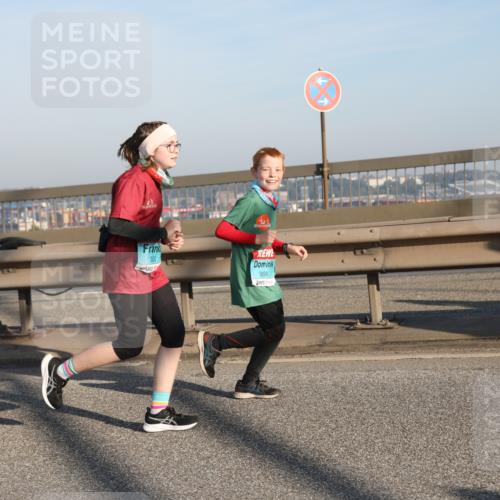 03.10.2025 - Köhlbrandbrückenlauf Yannick Fuchs http://msf.ph/oto/9176694 03.10.2025 08:47:08 Position 2 3, 01, 3499 meine-sportfotos.de