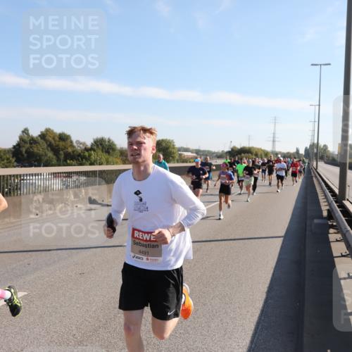 03.10.2025 - Köhlbrandbrückenlauf Yannick Fuchs http://msf.ph/oto/9176698 03.10.2025 11:14:49 Position 3 6666, 4491 meine-sportfotos.de