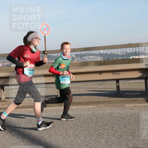 03.10.2025 - Köhlbrandbrückenlauf Yannick Fuchs http://msf.ph/oto/9176700 03.10.2025 08:47:09 Position 2 3500, 3499 meine-sportfotos.de