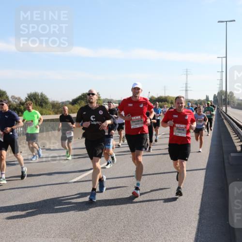 03.10.2025 - Köhlbrandbrückenlauf Yannick Fuchs http://msf.ph/oto/9176733 03.10.2025 11:14:55 Position 3 15, 6081 meine-sportfotos.de