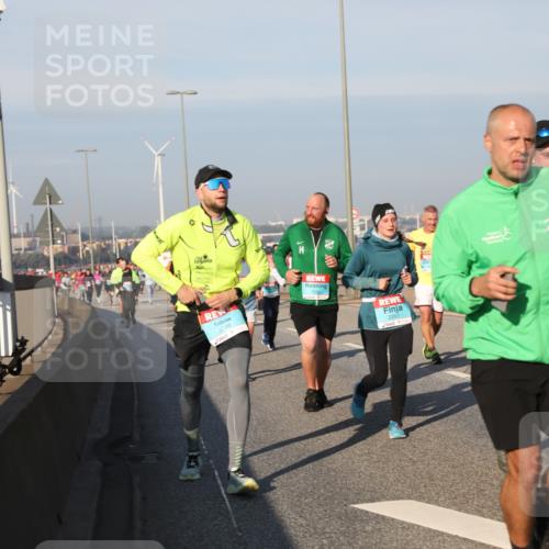 03.10.2025 - Köhlbrandbrückenlauf Yannick Fuchs http://msf.ph/oto/9176743 03.10.2025 08:47:12 Position 2 14, 3748, 2953 meine-sportfotos.de