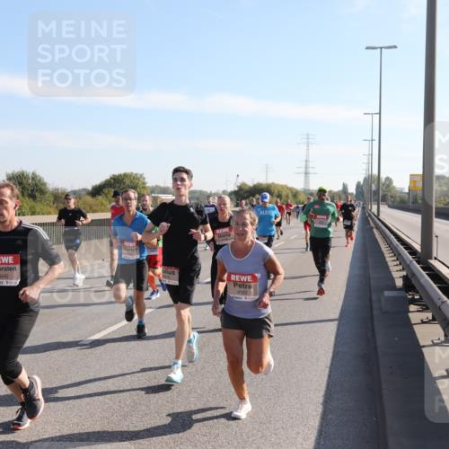 03.10.2025 - Köhlbrandbrückenlauf Yannick Fuchs http://msf.ph/oto/9176751 03.10.2025 11:14:58 Position 3 6042, 4475, 4162 meine-sportfotos.de