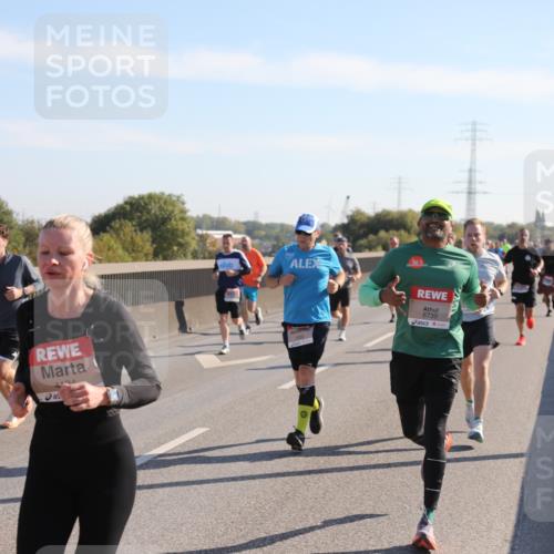 03.10.2025 - Köhlbrandbrückenlauf Yannick Fuchs http://msf.ph/oto/9176764 03.10.2025 11:14:59 Position 3 4, 24, 6739 meine-sportfotos.de