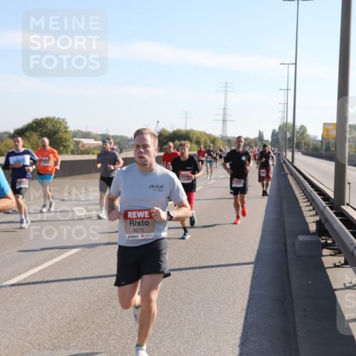 03.10.2025 - Köhlbrandbrückenlauf Yannick Fuchs http://msf.ph/oto/9176775 03.10.2025 11:15:01 Position 3 4215 meine-sportfotos.de