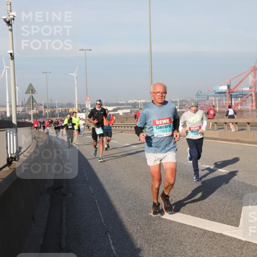 03.10.2025 - Köhlbrandbrückenlauf Yannick Fuchs http://msf.ph/oto/9176776 03.10.2025 08:47:15 Position 2 1523, 1922 meine-sportfotos.de