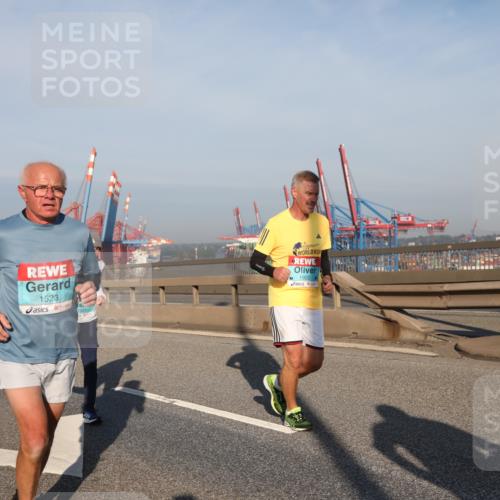 03.10.2025 - Köhlbrandbrückenlauf Yannick Fuchs http://msf.ph/oto/9176788 03.10.2025 08:47:17 Position 2 1523, 1922 meine-sportfotos.de