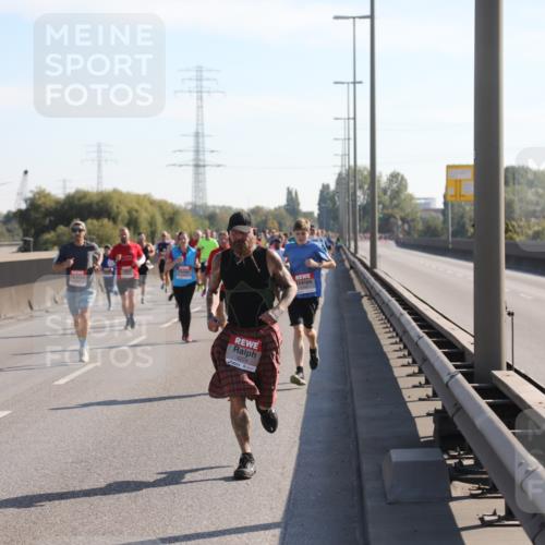 03.10.2025 - Köhlbrandbrückenlauf Yannick Fuchs http://msf.ph/oto/9176796 03.10.2025 11:15:04 Position 3 4274 meine-sportfotos.de