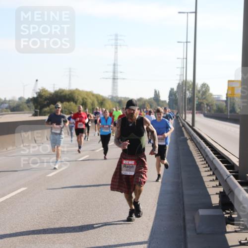 03.10.2025 - Köhlbrandbrückenlauf Yannick Fuchs http://msf.ph/oto/9176801 03.10.2025 11:15:04 Position 3 4274 meine-sportfotos.de