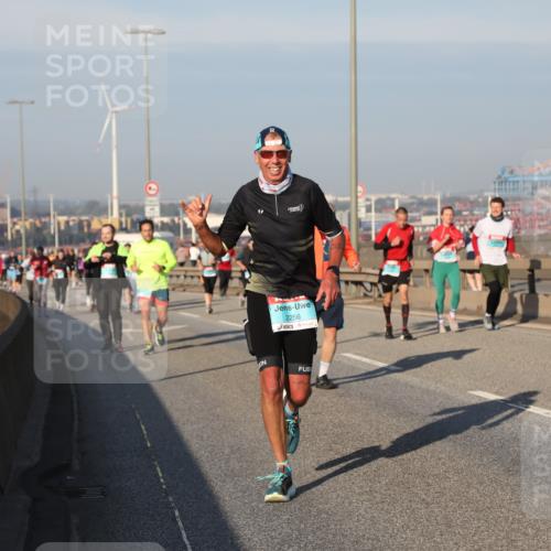 03.10.2025 - Köhlbrandbrückenlauf Yannick Fuchs http://msf.ph/oto/9176803 03.10.2025 08:47:18 Position 2 2256 meine-sportfotos.de