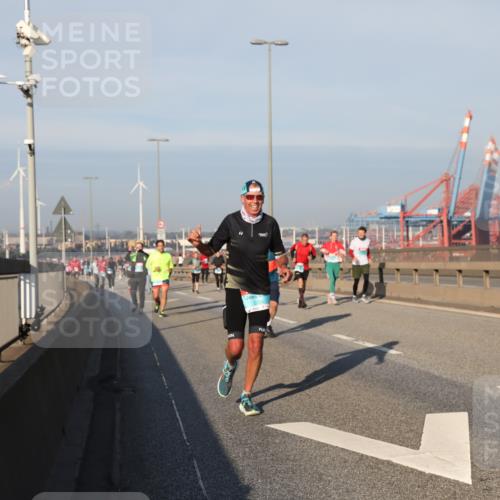 03.10.2025 - Köhlbrandbrückenlauf Yannick Fuchs http://msf.ph/oto/9176809 03.10.2025 08:47:18 Position 2  meine-sportfotos.de