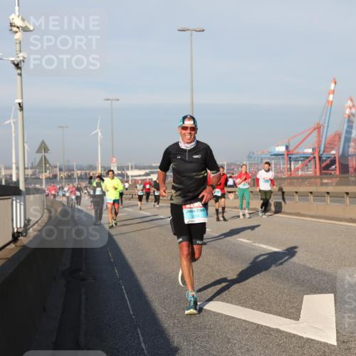 03.10.2025 - Köhlbrandbrückenlauf Yannick Fuchs http://msf.ph/oto/9176815 03.10.2025 08:47:19 Position 2 2256 meine-sportfotos.de