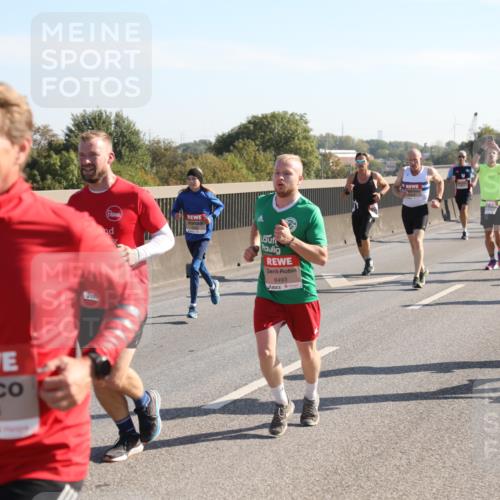 03.10.2025 - Köhlbrandbrückenlauf Yannick Fuchs http://msf.ph/oto/9176846 03.10.2025 11:15:12 Position 3 6706, 085, 6493, 6091 meine-sportfotos.de