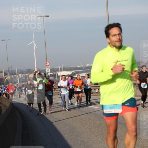 03.10.2025 - Köhlbrandbrückenlauf Yannick Fuchs http://msf.ph/oto/9176849 03.10.2025 08:47:24 Position 2 1500, 1, 3601 meine-sportfotos.de