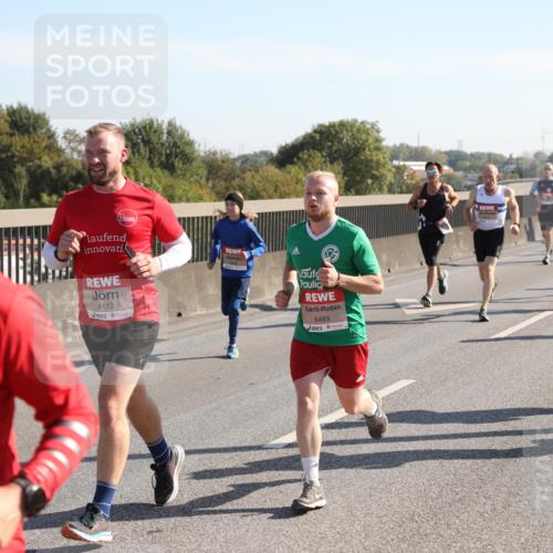 03.10.2025 - Köhlbrandbrückenlauf Yannick Fuchs http://msf.ph/oto/9176850 03.10.2025 11:15:12 Position 3 5706, 4113, 6493, 6091 meine-sportfotos.de