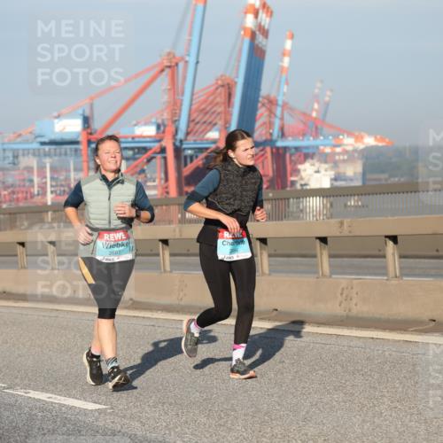 03.10.2025 - Köhlbrandbrückenlauf Yannick Fuchs http://msf.ph/oto/9176870 03.10.2025 08:47:27 Position 2 2687 meine-sportfotos.de