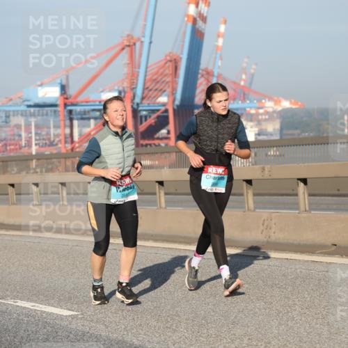 03.10.2025 - Köhlbrandbrückenlauf Yannick Fuchs http://msf.ph/oto/9176877 03.10.2025 08:47:27 Position 2 2687, 2686 meine-sportfotos.de