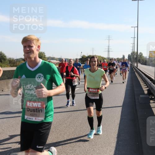 03.10.2025 - Köhlbrandbrückenlauf Yannick Fuchs http://msf.ph/oto/9176879 03.10.2025 11:15:15 Position 3 6364, 4371, 4292 meine-sportfotos.de