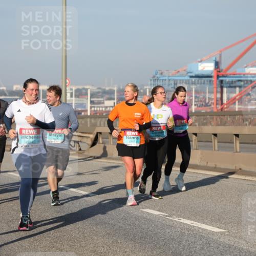 03.10.2025 - Köhlbrandbrückenlauf Yannick Fuchs http://msf.ph/oto/9176890 03.10.2025 08:47:29 Position 2 1633, 2147, 2749, 3037 meine-sportfotos.de