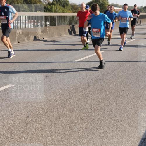 03.10.2025 - Köhlbrandbrückenlauf Yannick Fuchs http://msf.ph/oto/9176914 03.10.2025 11:15:17 Position 3 5639 meine-sportfotos.de