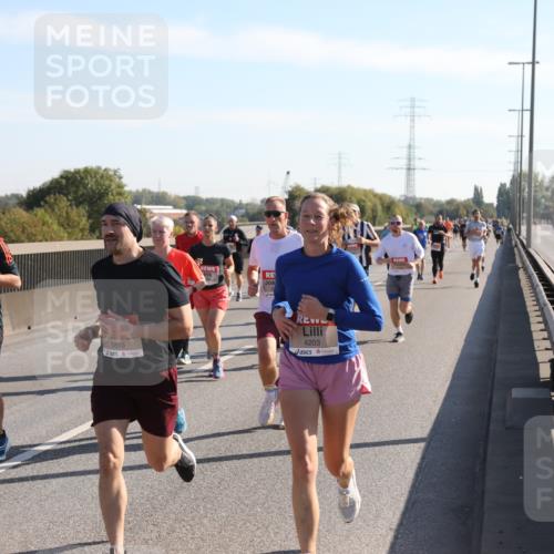 03.10.2025 - Köhlbrandbrückenlauf Yannick Fuchs http://msf.ph/oto/9176938 03.10.2025 11:15:20 Position 3 4039, 5810, 4203 meine-sportfotos.de