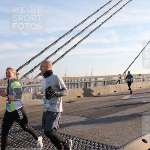 03.10.2025 - Köhlbrandbrückenlauf Yannick Fuchs http://msf.ph/oto/9176939 03.10.2025 08:26:51 Position 1  meine-sportfotos.de