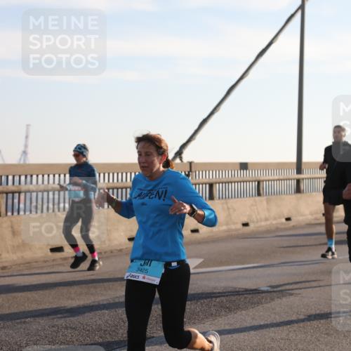 03.10.2025 - Köhlbrandbrückenlauf Yannick Fuchs http://msf.ph/oto/9176945 03.10.2025 08:26:52 Position 1 3235, 3425 meine-sportfotos.de
