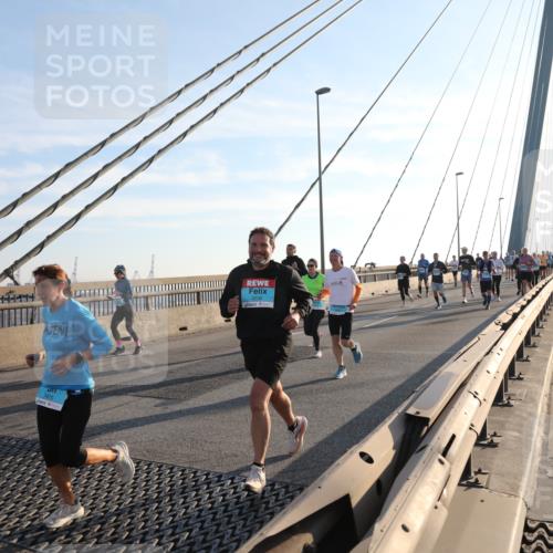 03.10.2025 - Köhlbrandbrückenlauf Yannick Fuchs http://msf.ph/oto/9176948 03.10.2025 08:26:53 Position 1 3425, 3235 meine-sportfotos.de