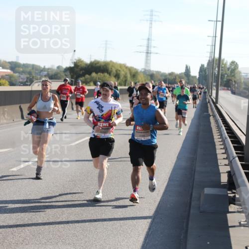 03.10.2025 - Köhlbrandbrückenlauf Yannick Fuchs http://msf.ph/oto/9176953 03.10.2025 11:15:43 Position 3 4263, 4165 meine-sportfotos.de