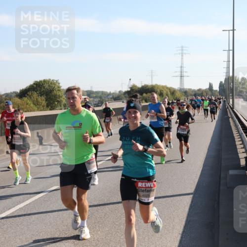03.10.2025 - Köhlbrandbrückenlauf Yannick Fuchs http://msf.ph/oto/9176977 03.10.2025 11:15:49 Position 3 202, 4025 meine-sportfotos.de