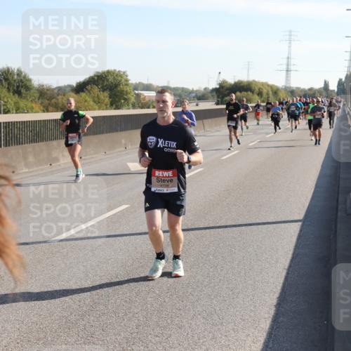 03.10.2025 - Köhlbrandbrückenlauf Yannick Fuchs http://msf.ph/oto/9177008 03.10.2025 11:15:53 Position 3 07, 4158 meine-sportfotos.de