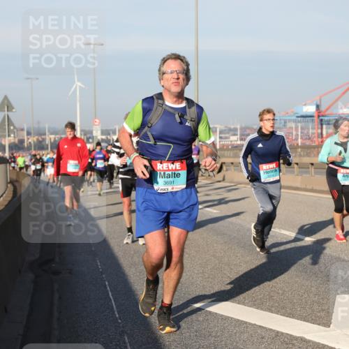 03.10.2025 - Köhlbrandbrückenlauf Yannick Fuchs http://msf.ph/oto/9177010 03.10.2025 08:47:43 Position 2 3691 meine-sportfotos.de