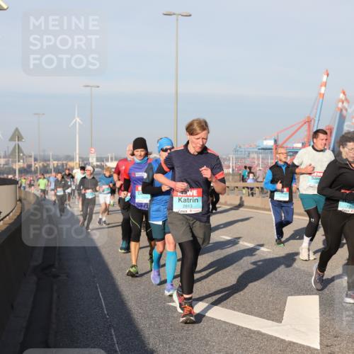 03.10.2025 - Köhlbrandbrückenlauf Yannick Fuchs http://msf.ph/oto/9177060 03.10.2025 08:47:51 Position 2 2813, 178, 1305 meine-sportfotos.de