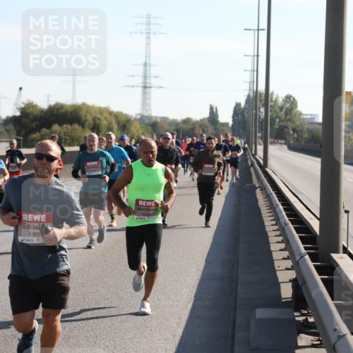03.10.2025 - Köhlbrandbrückenlauf Yannick Fuchs http://msf.ph/oto/9177067 03.10.2025 11:15:58 Position 3 4081, 4127 meine-sportfotos.de