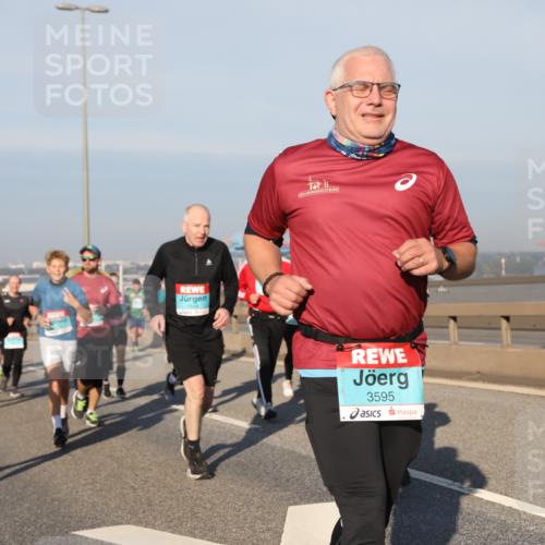 03.10.2025 - Köhlbrandbrückenlauf Yannick Fuchs http://msf.ph/oto/9177081 03.10.2025 08:47:54 Position 2 1848, 3595 meine-sportfotos.de