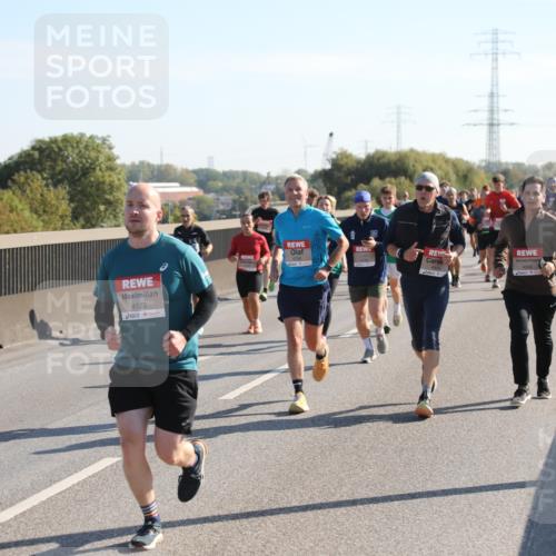 03.10.2025 - Köhlbrandbrückenlauf Yannick Fuchs http://msf.ph/oto/9177101 03.10.2025 11:16:02 Position 3 4122, 4444 meine-sportfotos.de