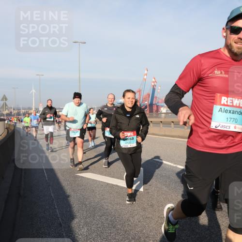 03.10.2025 - Köhlbrandbrückenlauf Yannick Fuchs http://msf.ph/oto/9177115 03.10.2025 08:47:58 Position 2 2122, 1770 meine-sportfotos.de