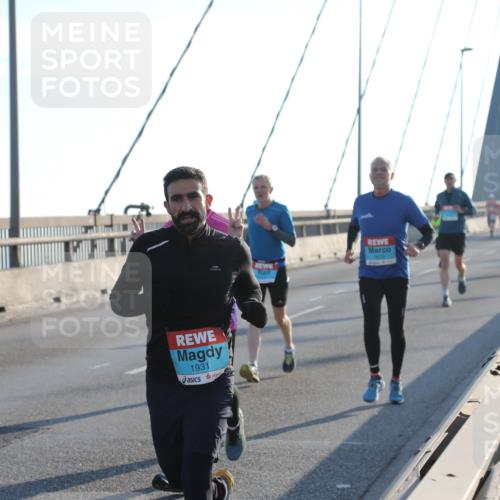 03.10.2025 - Köhlbrandbrückenlauf Yannick Fuchs http://msf.ph/oto/9177117 03.10.2025 08:27:16 Position 1 1931 meine-sportfotos.de