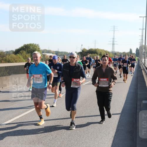 03.10.2025 - Köhlbrandbrückenlauf Yannick Fuchs http://msf.ph/oto/9177121 03.10.2025 11:16:04 Position 3 4288, 4444, 4266 meine-sportfotos.de