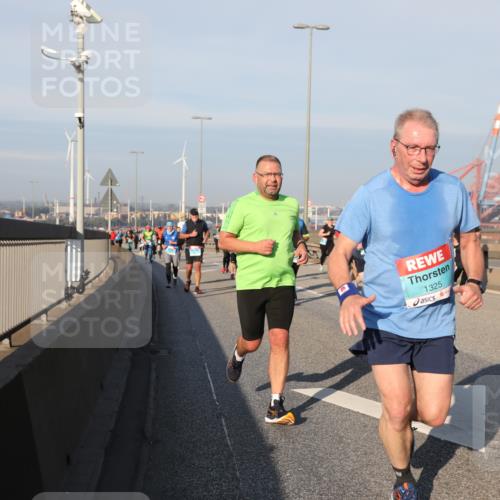 03.10.2025 - Köhlbrandbrückenlauf Yannick Fuchs http://msf.ph/oto/9177157 03.10.2025 08:48:03 Position 2 1325 meine-sportfotos.de
