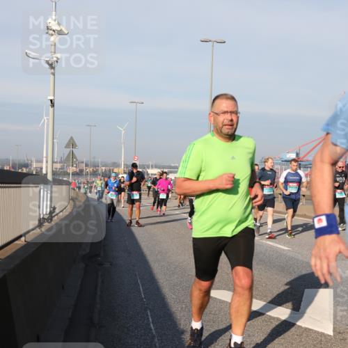 03.10.2025 - Köhlbrandbrückenlauf Yannick Fuchs http://msf.ph/oto/9177159 03.10.2025 08:48:04 Position 2  meine-sportfotos.de