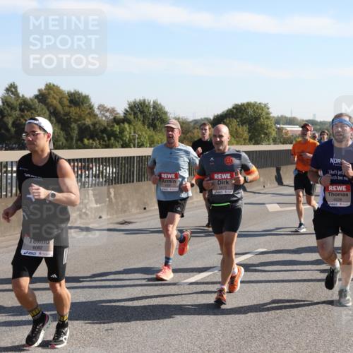 03.10.2025 - Köhlbrandbrückenlauf Yannick Fuchs http://msf.ph/oto/9177183 03.10.2025 11:16:10 Position 3 6062, 5670, 4528 meine-sportfotos.de