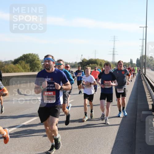 03.10.2025 - Köhlbrandbrückenlauf Yannick Fuchs http://msf.ph/oto/9177189 03.10.2025 11:16:11 Position 3 12, 5670, 1, 4528, 6803 meine-sportfotos.de