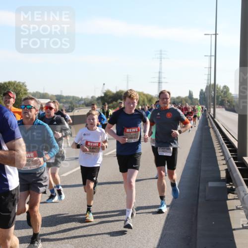03.10.2025 - Köhlbrandbrückenlauf Yannick Fuchs http://msf.ph/oto/9177193 03.10.2025 11:16:11 Position 3 1, 4528, 6088, 256, 6803 meine-sportfotos.de