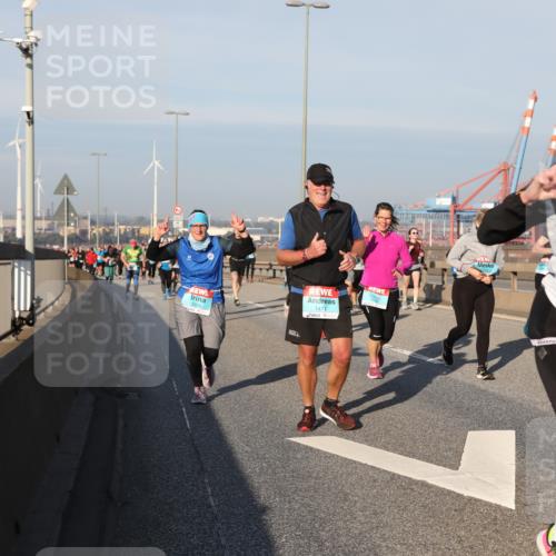 03.10.2025 - Köhlbrandbrückenlauf Yannick Fuchs http://msf.ph/oto/9177194 03.10.2025 08:48:08 Position 2 2954, 1471, 298 meine-sportfotos.de
