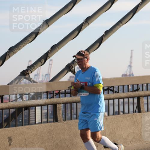 03.10.2025 - Köhlbrandbrückenlauf Yannick Fuchs http://msf.ph/oto/9177198 03.10.2025 08:27:23 Position 1 2760, 1286 meine-sportfotos.de