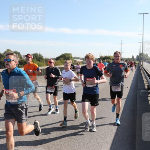 03.10.2025 - Köhlbrandbrückenlauf Yannick Fuchs http://msf.ph/oto/9177204 03.10.2025 11:16:12 Position 3 625, 6803, 5671 meine-sportfotos.de