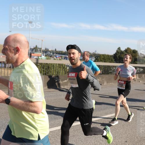 03.10.2025 - Köhlbrandbrückenlauf Yannick Fuchs http://msf.ph/oto/9177224 03.10.2025 11:16:19 Position 3 3020, 4172 meine-sportfotos.de