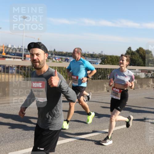 03.10.2025 - Köhlbrandbrückenlauf Yannick Fuchs http://msf.ph/oto/9177227 03.10.2025 11:16:19 Position 3 4172, 5798 meine-sportfotos.de
